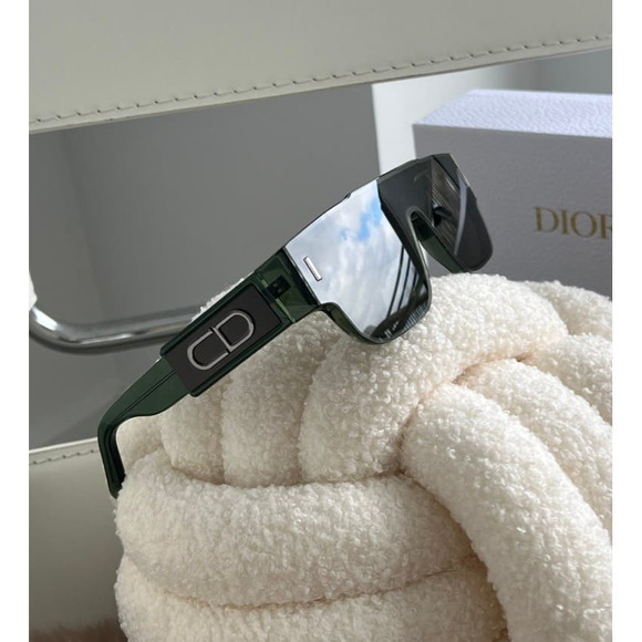 NEW Dior CD M1I Sunglasses in Olive Green $620 - Picture 1 of 10